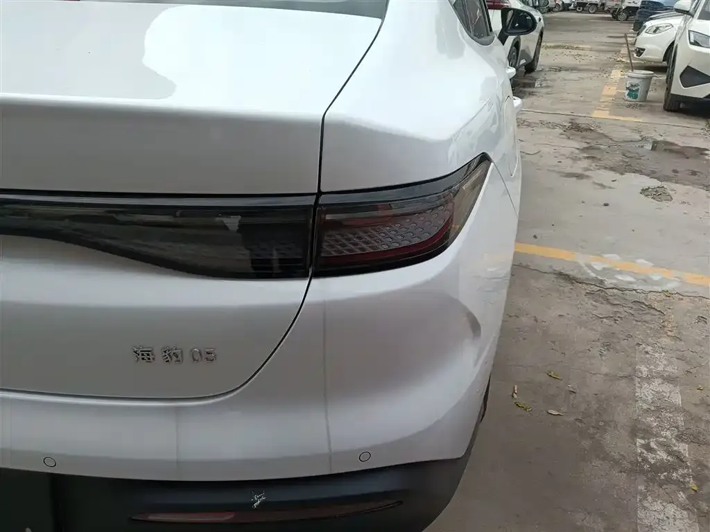BYD Seal 05 DM-i — фото 8