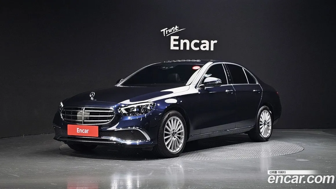 Mercedes-Benz E-Class — фото 1