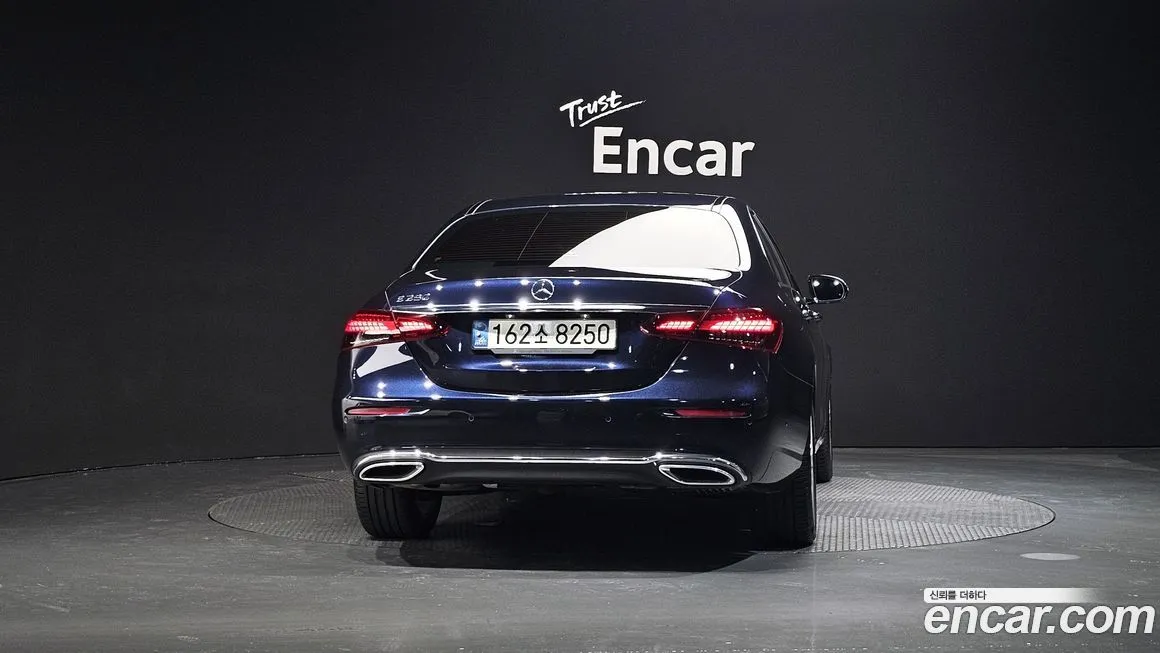 Mercedes-Benz E-Class — фото 4