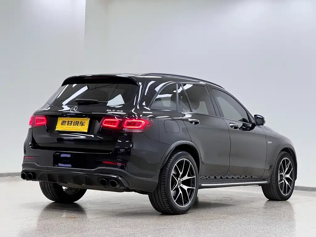 Mercedes-Benz GLC AMG — фото 7
