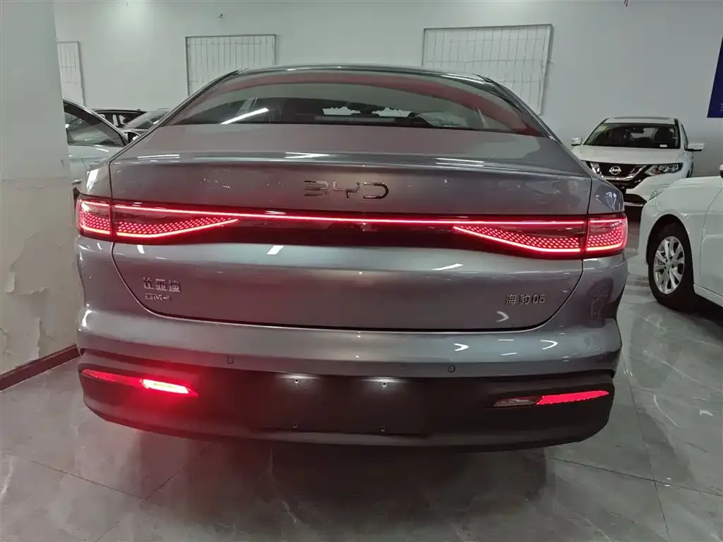 BYD Seal 05 DM-i — фото 6
