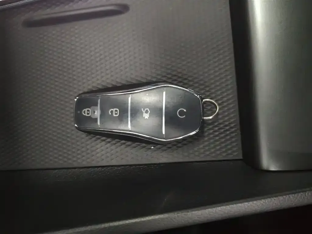 BYD Seal 05 DM-i — фото 9
