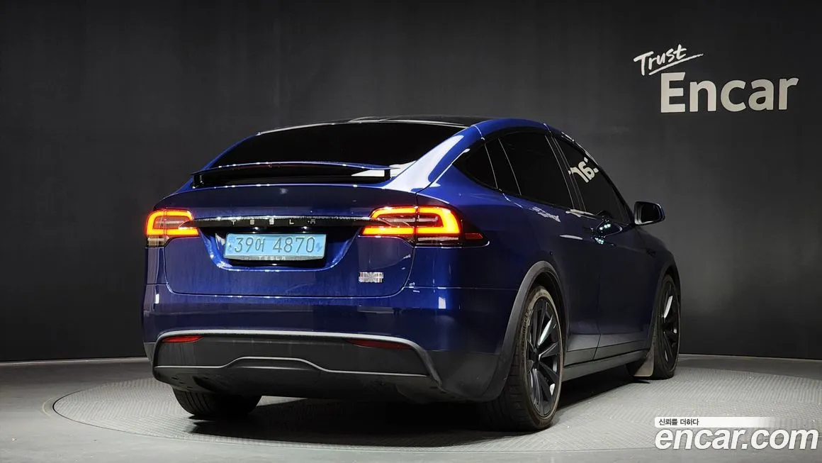 Tesla Model X — фото 2
