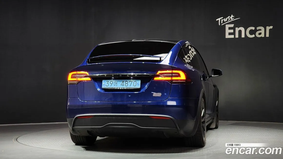 Tesla Model X — фото 4
