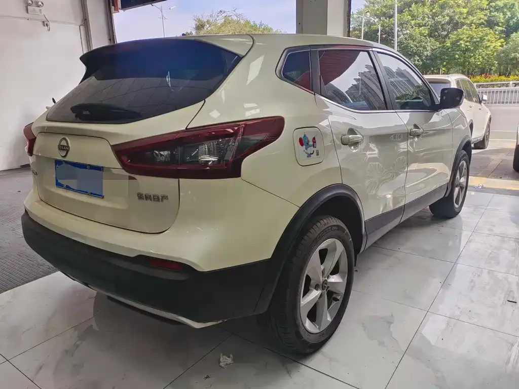 Nissan Qashqai — фото 4