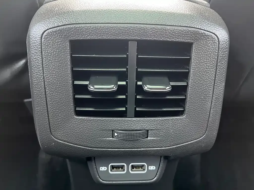 Volkswagen T-Cross — фото 9