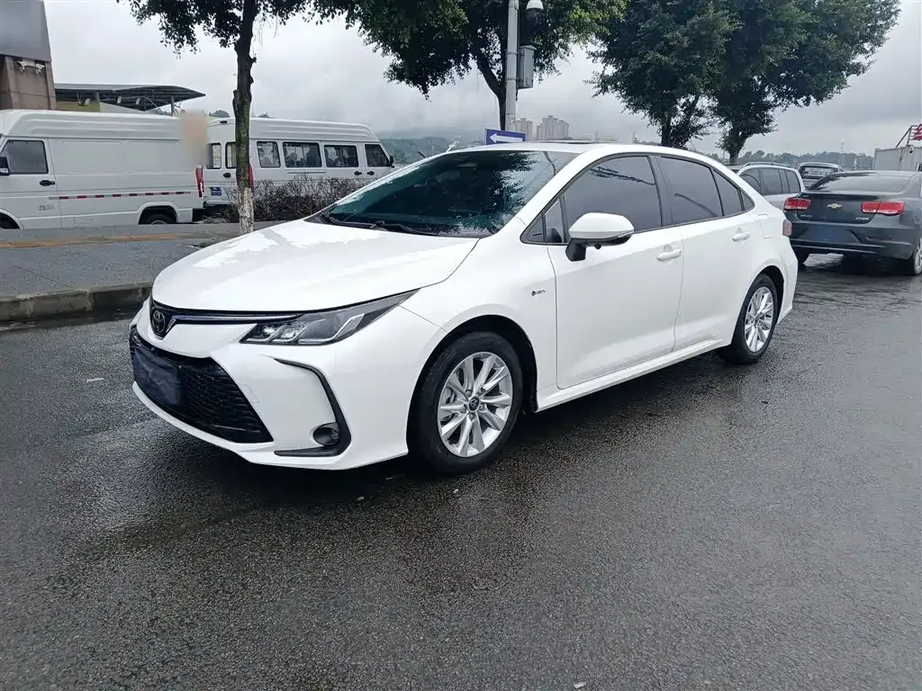 Toyota Corolla — фото 2