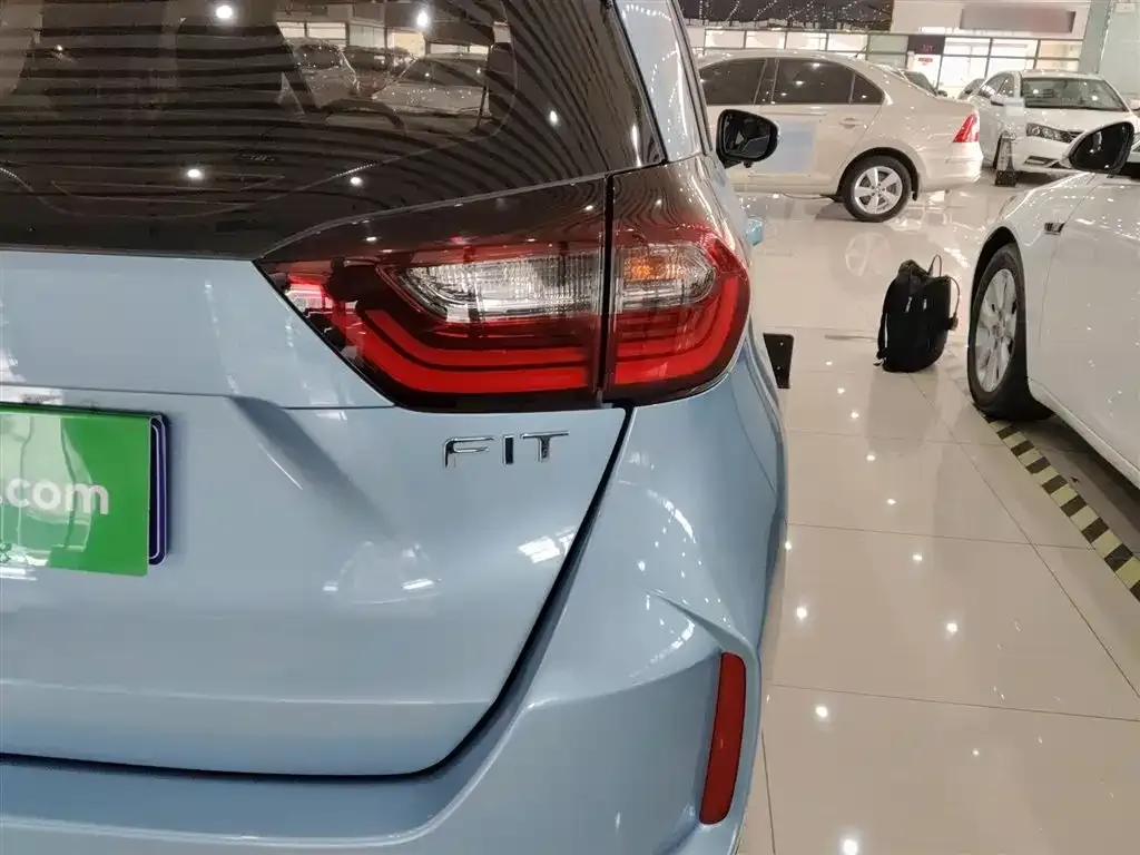 Honda Fit — фото 7