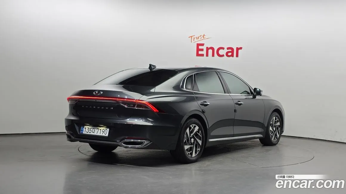 Hyundai Grandeur — фото 2