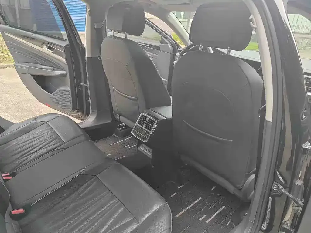 Volkswagen Passat — фото 5
