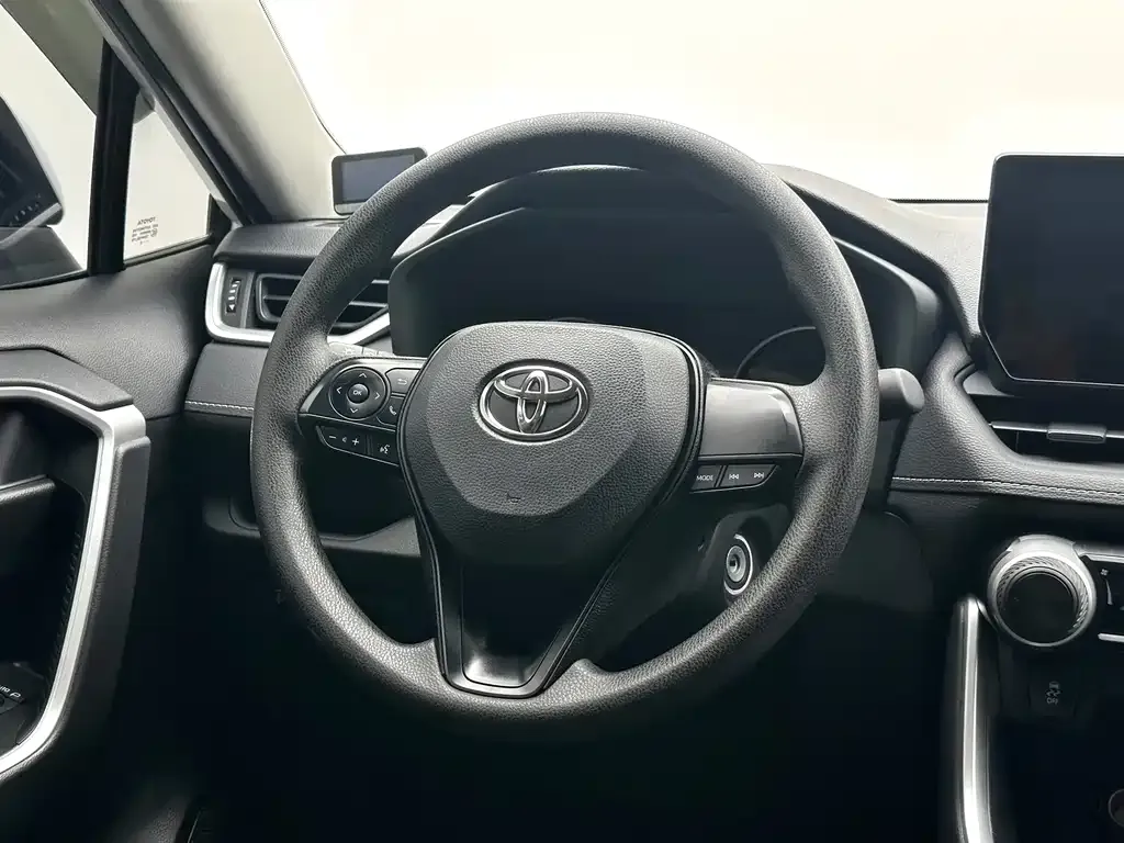 Toyota Wildlander — фото 10