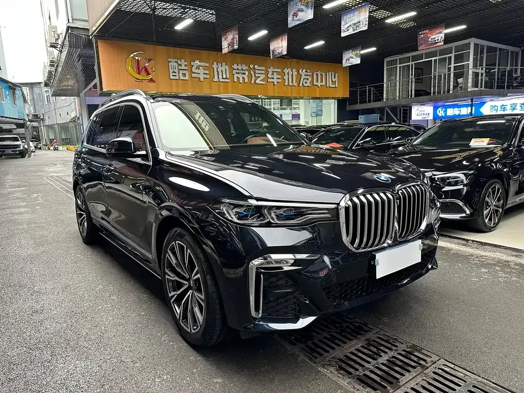 BMW X7 — фото 3