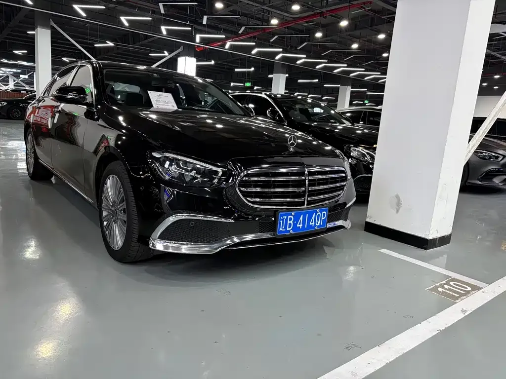 Mercedes-Benz E-Class — фото 1