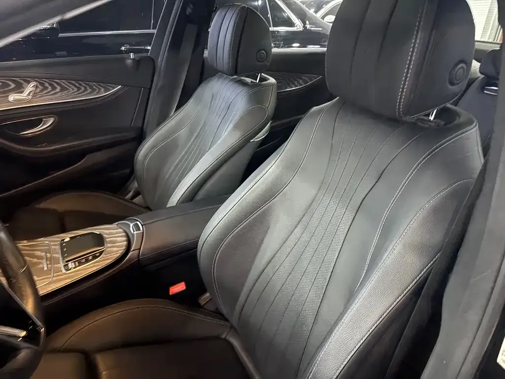 Mercedes-Benz E-Class — фото 9
