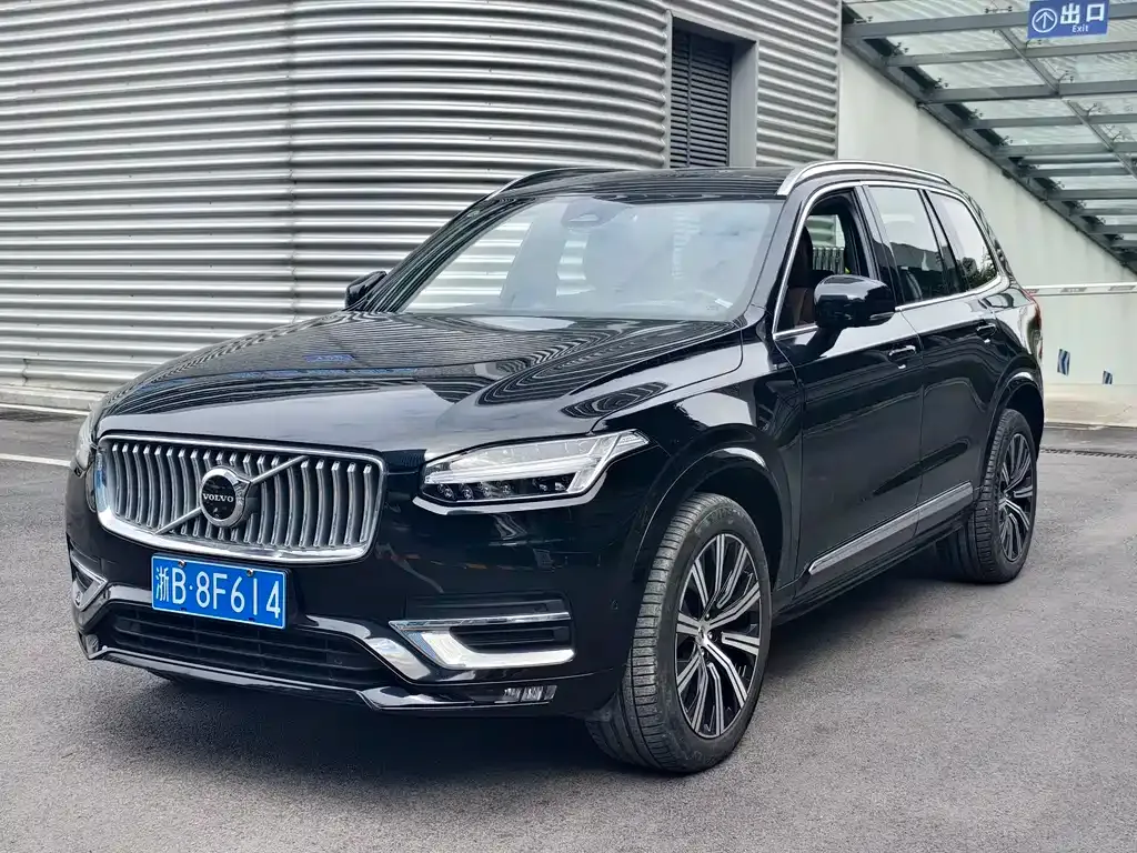 Volvo XC90 — фото 1