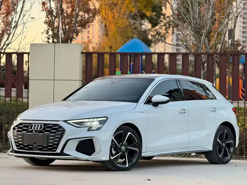 Audi A3 — фото 1