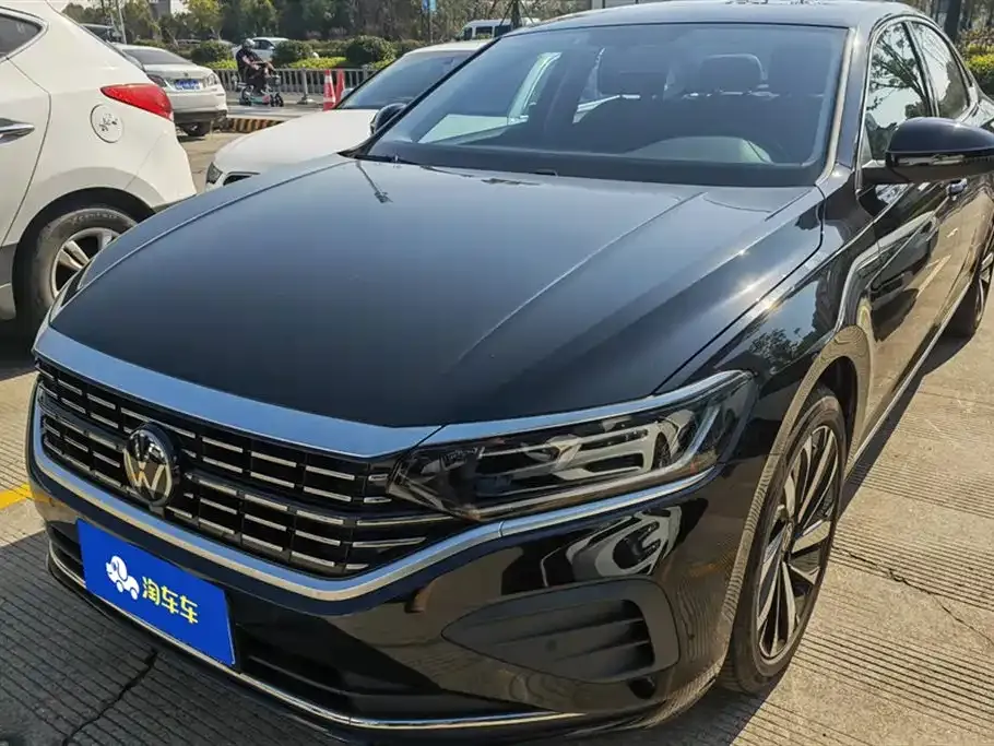 Volkswagen Passat — фото 1