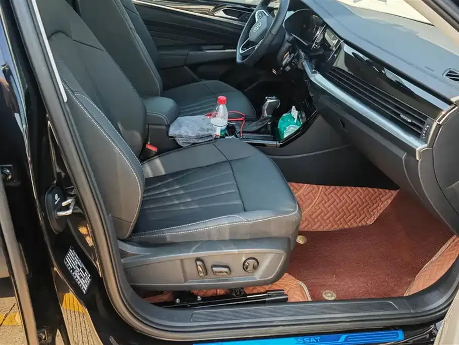 Volkswagen Passat — фото 8