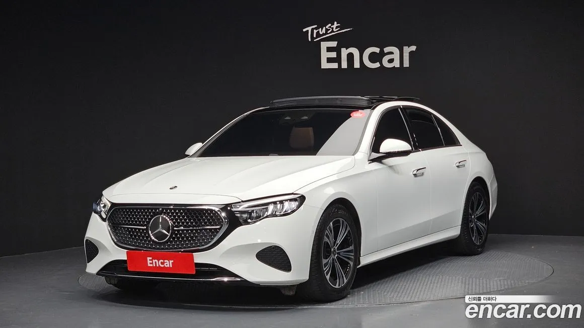 Mercedes-Benz E-Class — фото 1