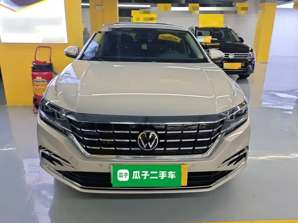 Volkswagen Passat New Energy — фото 3