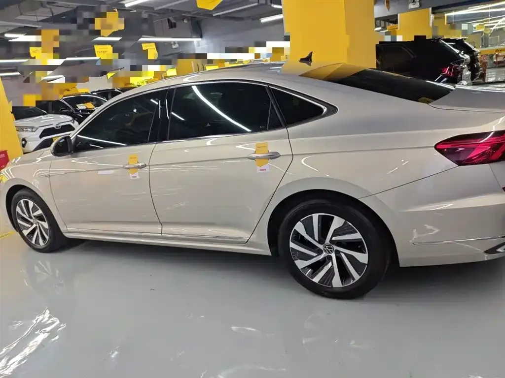 Volkswagen Passat New Energy — фото 5