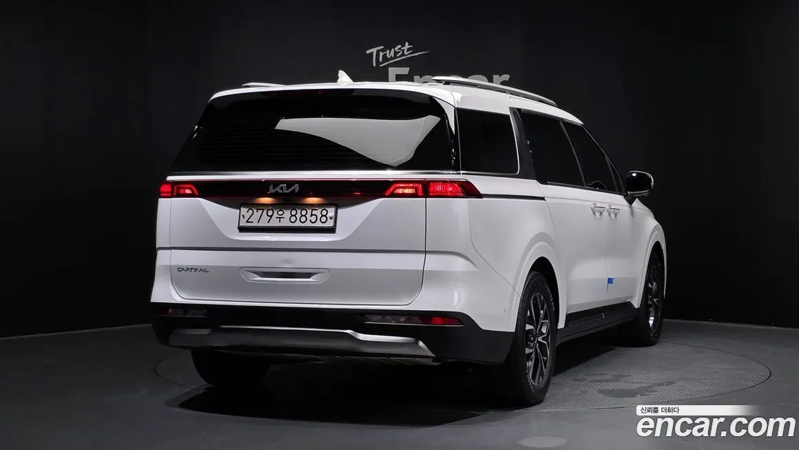 Kia Carnival — фото 2