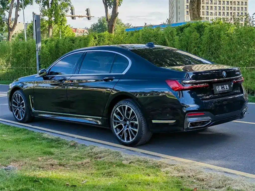 BMW 7 Series — фото 5