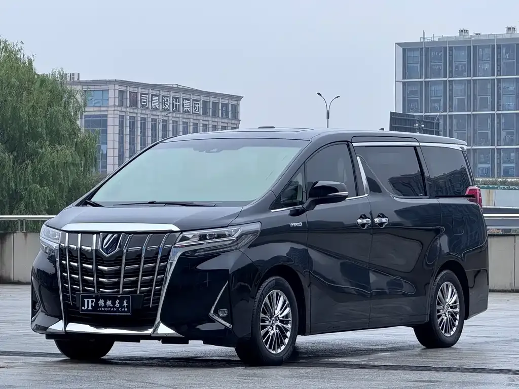 Toyota Alphard — фото 2
