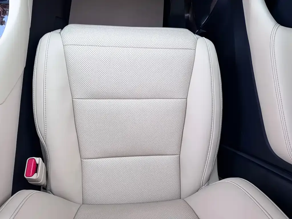 Toyota Alphard — фото 9