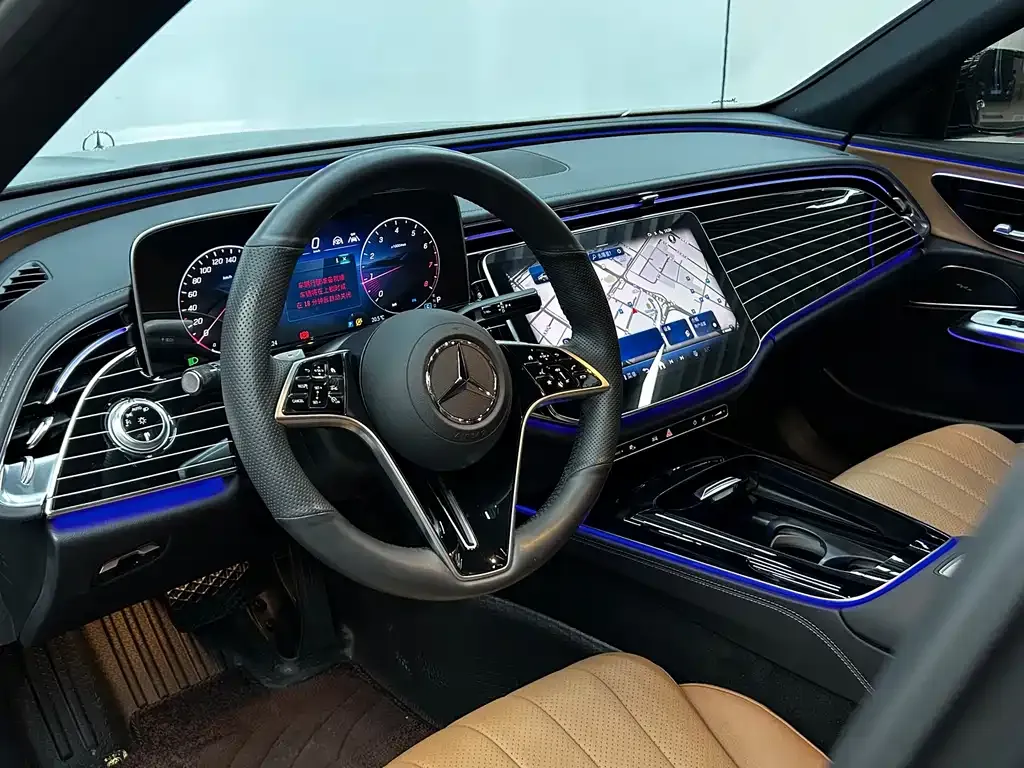 Mercedes-Benz E-Class — фото 10