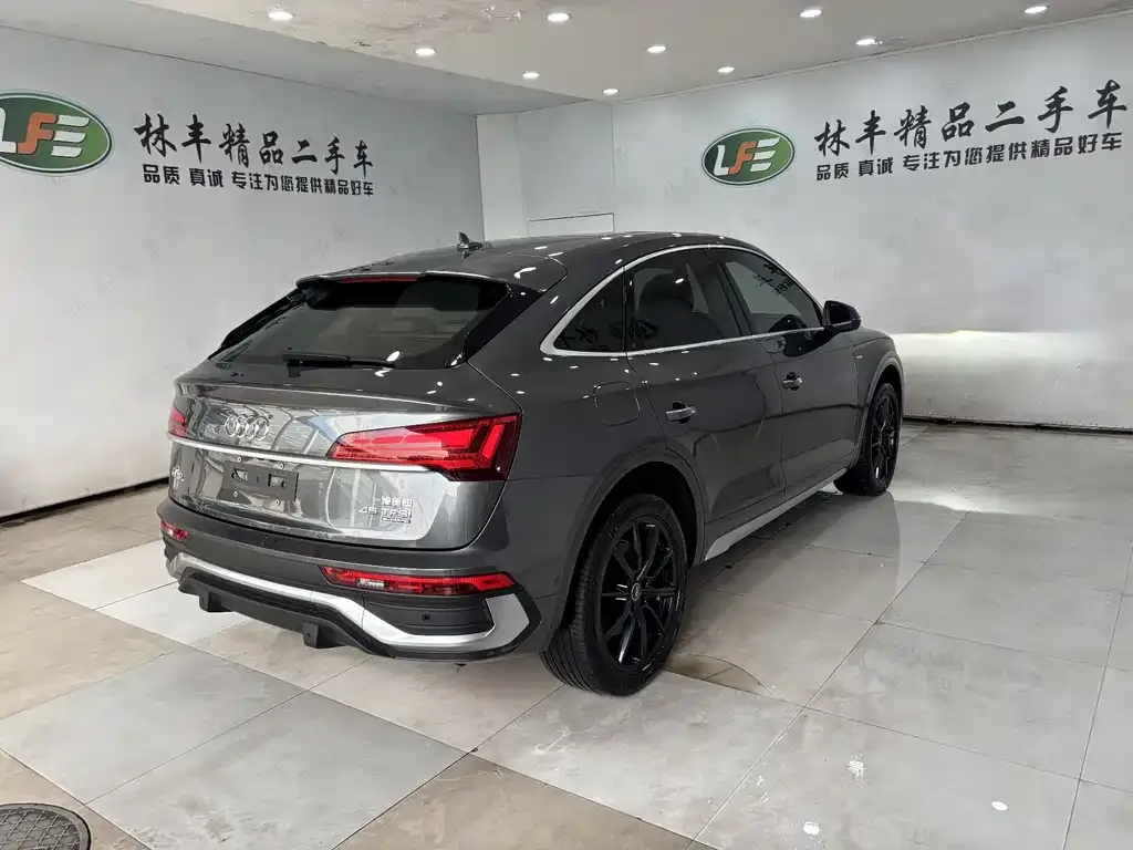 Audi Q5L Sportback — фото 5