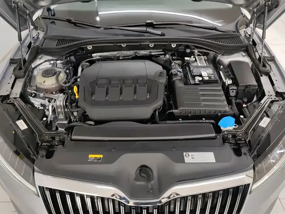 Skoda Superb — фото 10