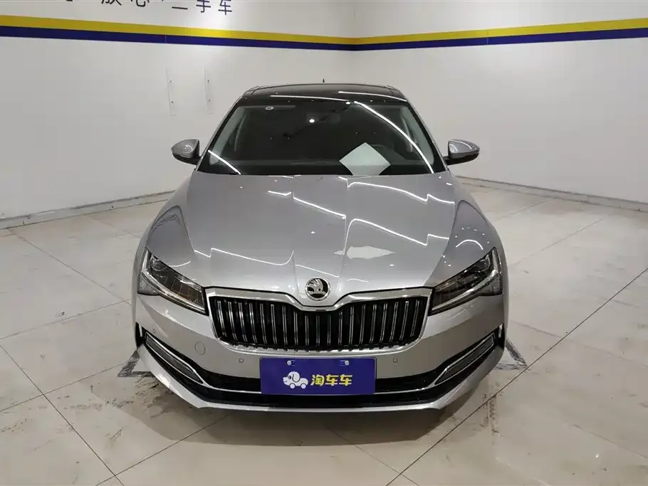 Skoda Superb — фото 2