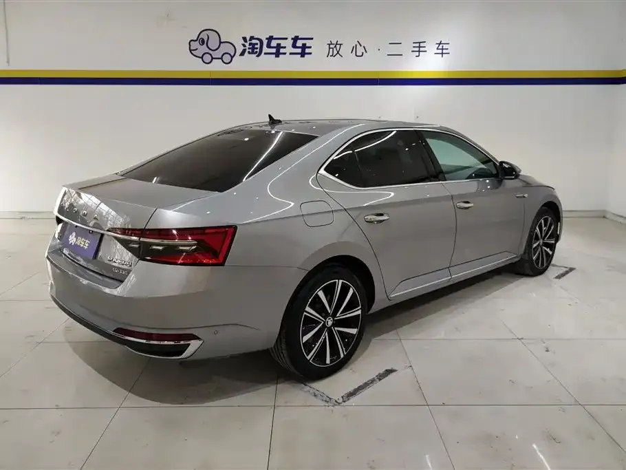 Skoda Superb — фото 3