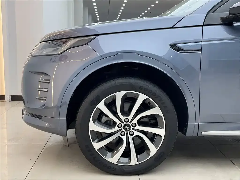 Land Rover Discovery Sport Hybrid — фото 7