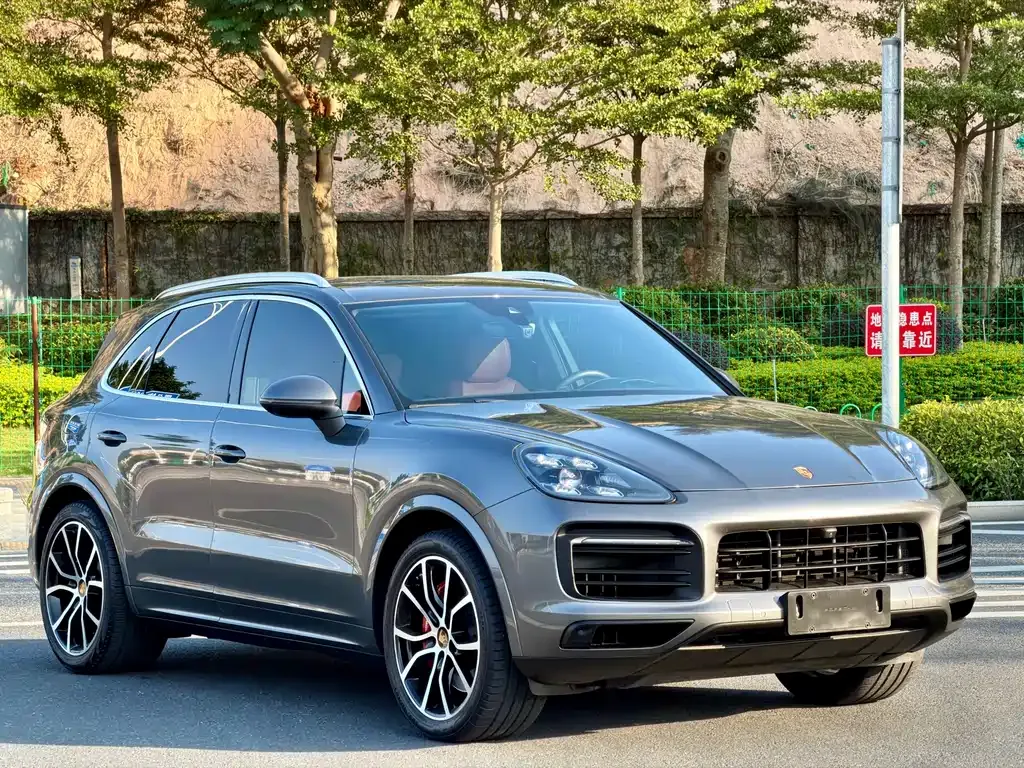Porsche Cayenne — фото 2