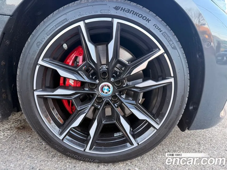 BMW i4 — фото 5