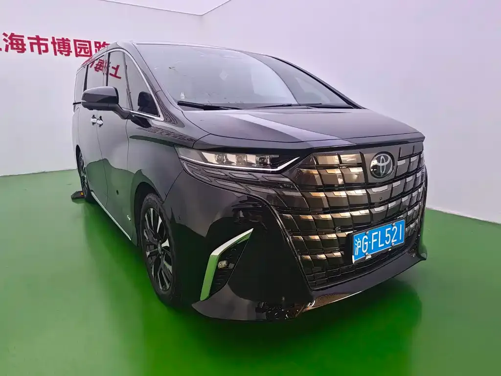 Toyota Alphard — фото 3