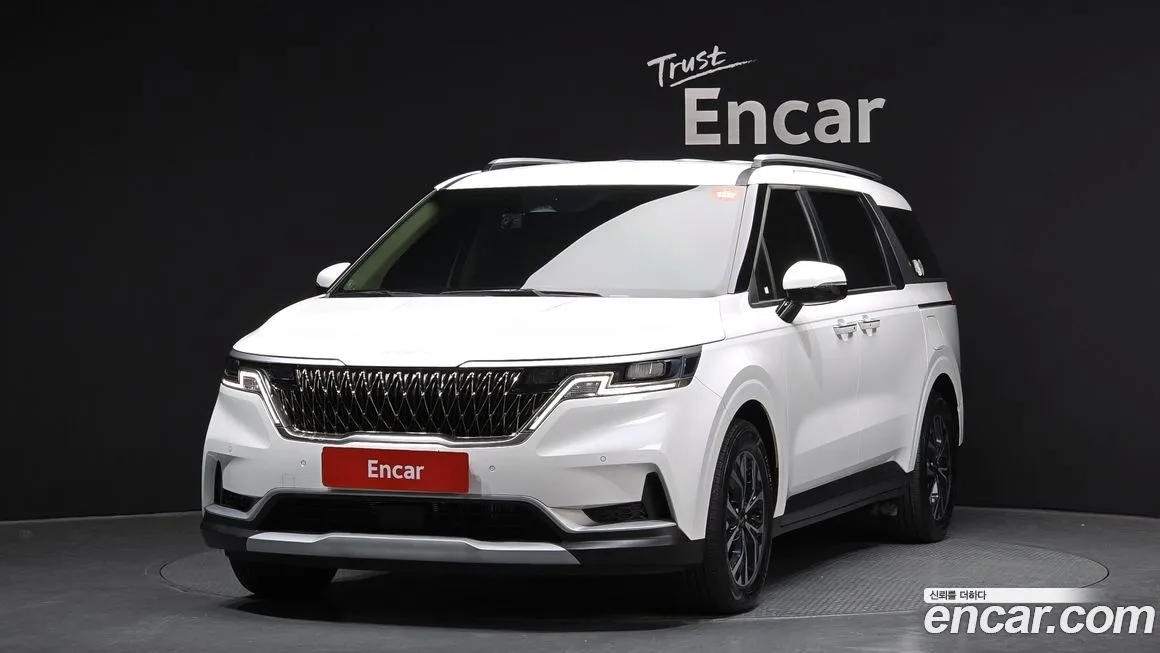 Kia Carnival — фото 1