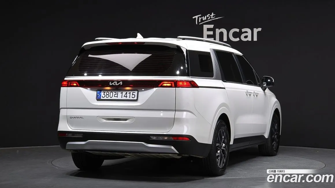 Kia Carnival — фото 2