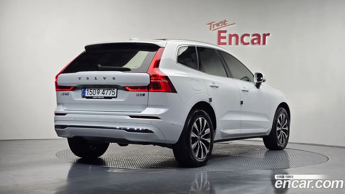 Volvo XC60 — фото 2