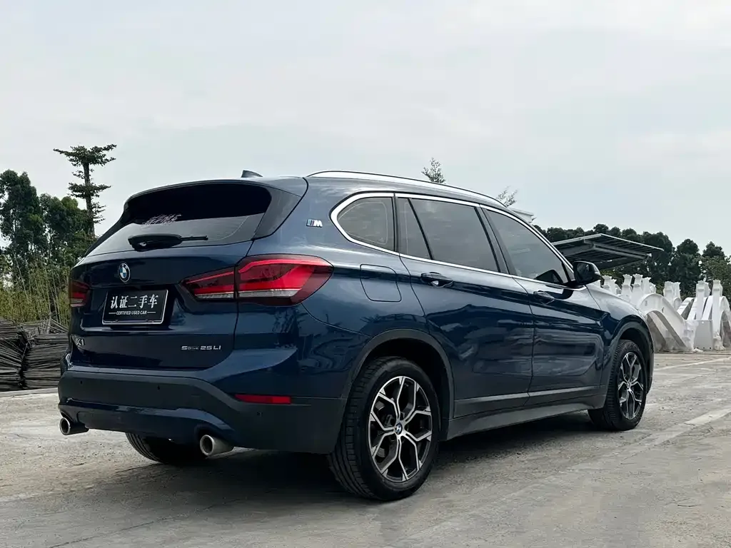 BMW X1 — фото 5