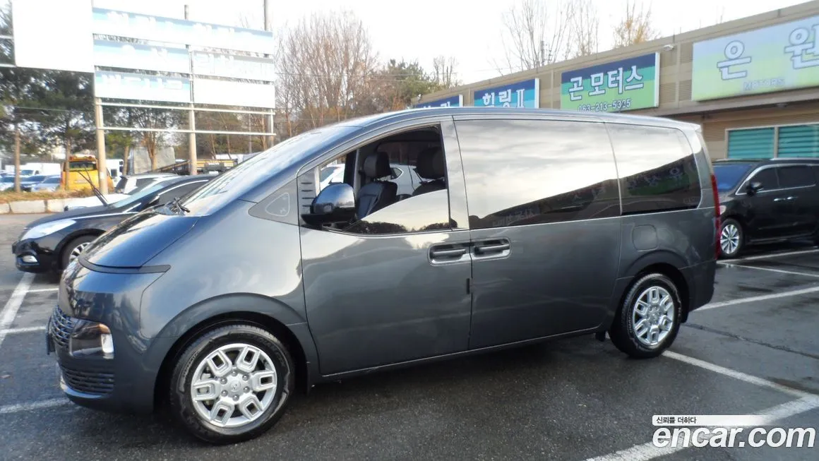 Hyundai Staria — фото 1