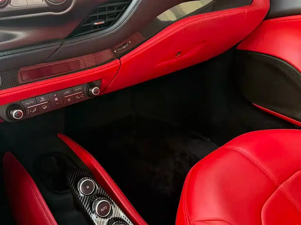 Ferrari F8 — фото 3