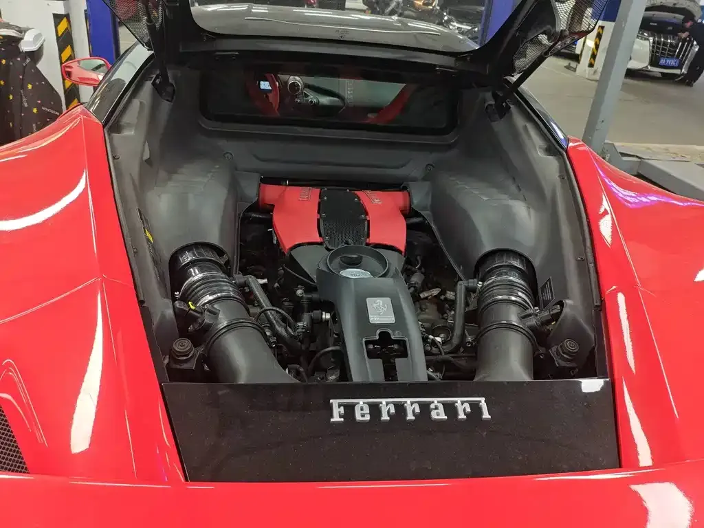 Ferrari F8 — фото 6