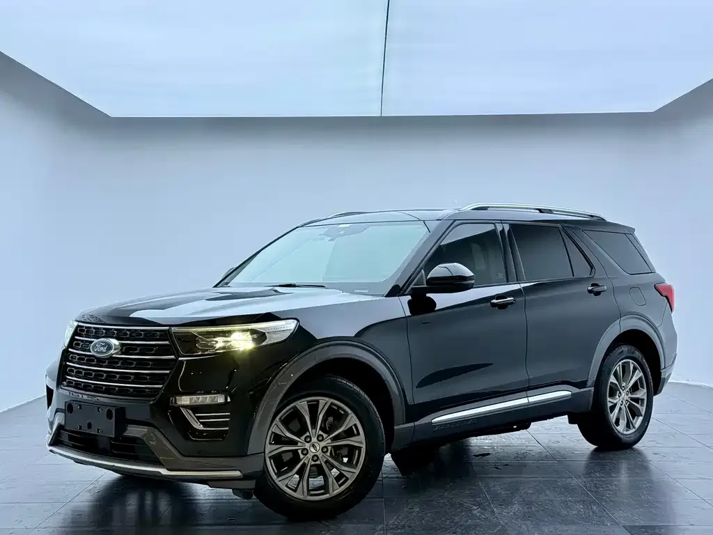 Ford Explorer — фото 1