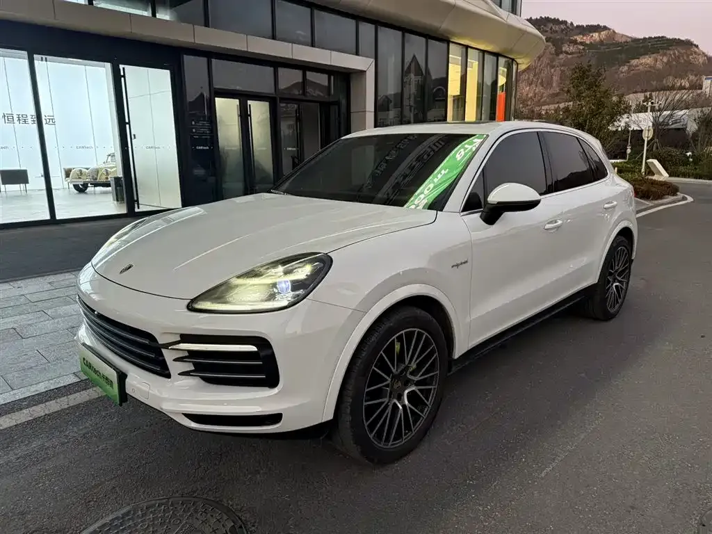 Porsche Cayenne Hybrid — фото 1
