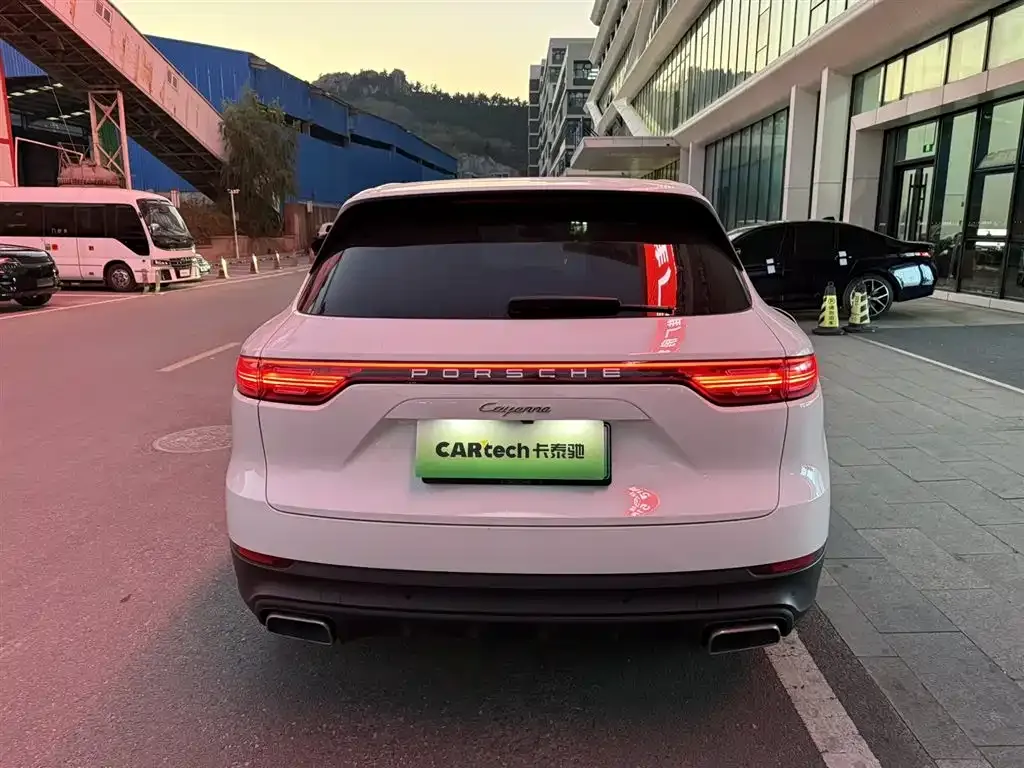 Porsche Cayenne Hybrid — фото 4