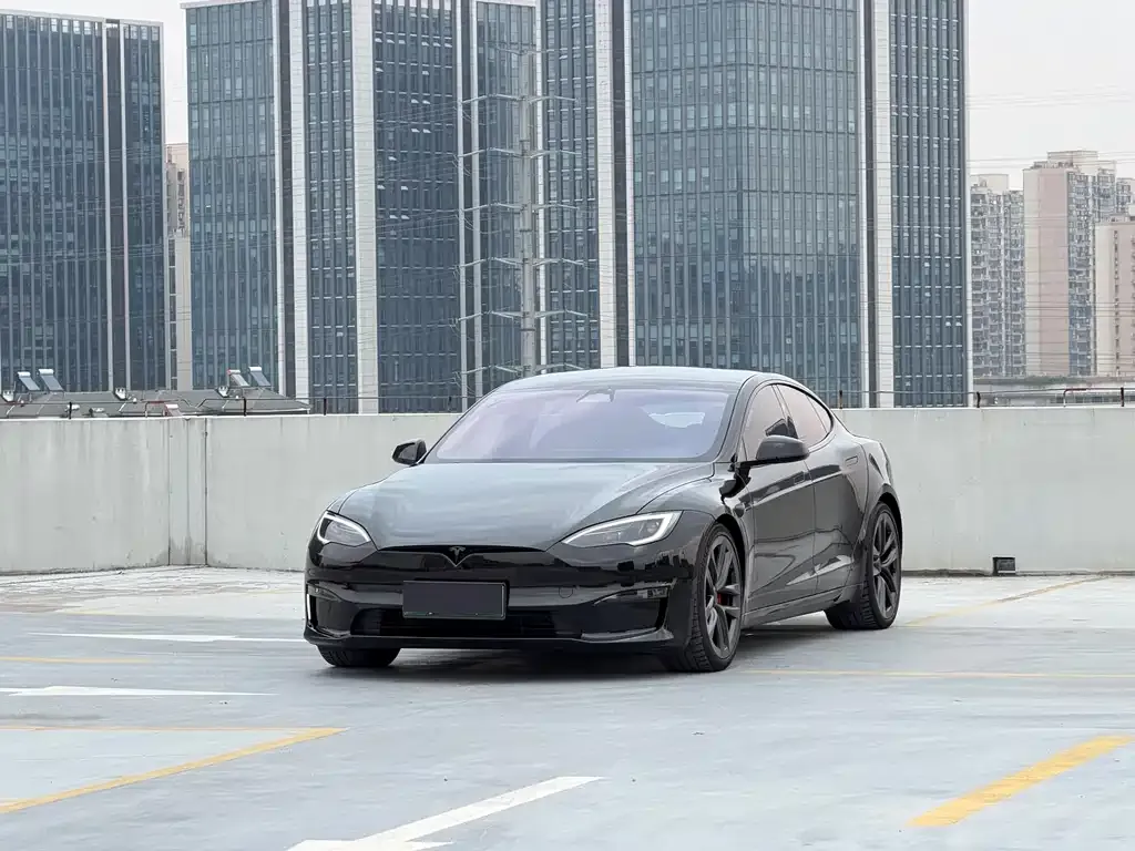 Tesla Model S — фото 1