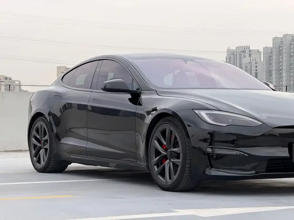 Tesla Model S — фото 5